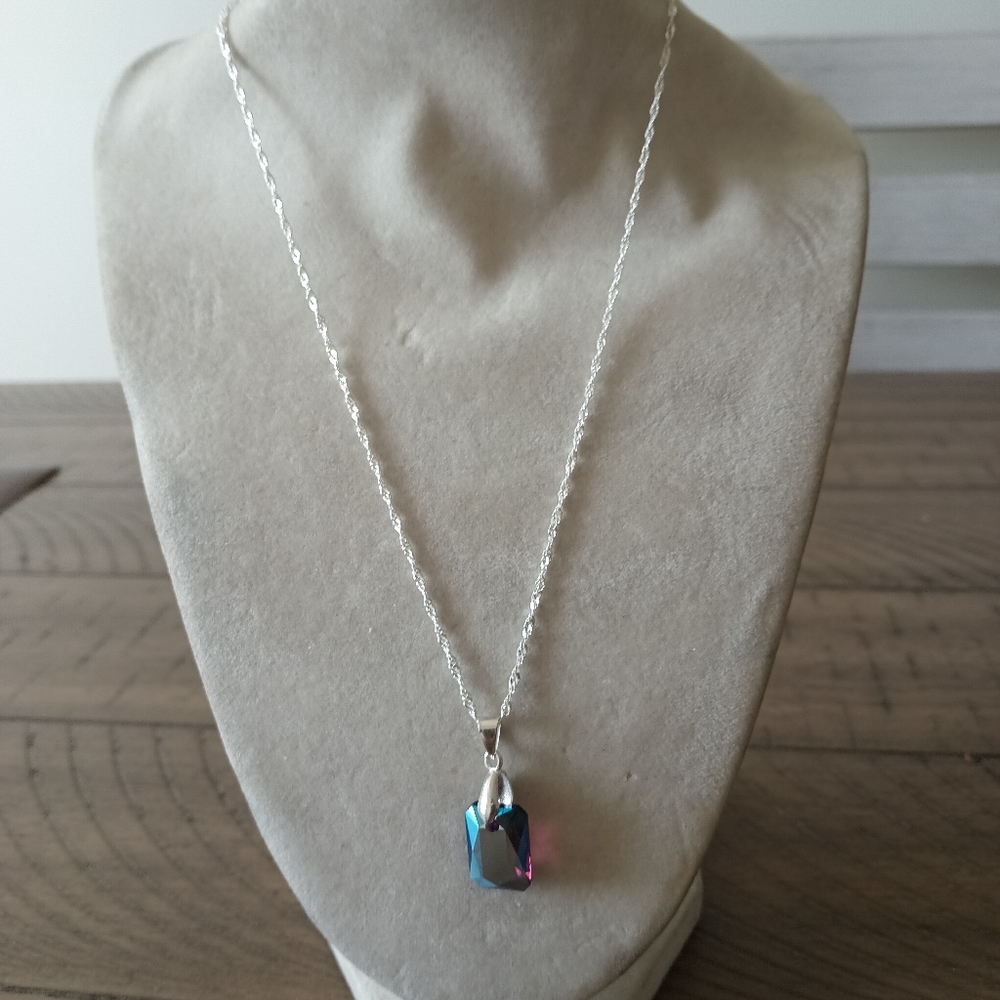 Crystal🎓Necklace - Picture 4 of 4